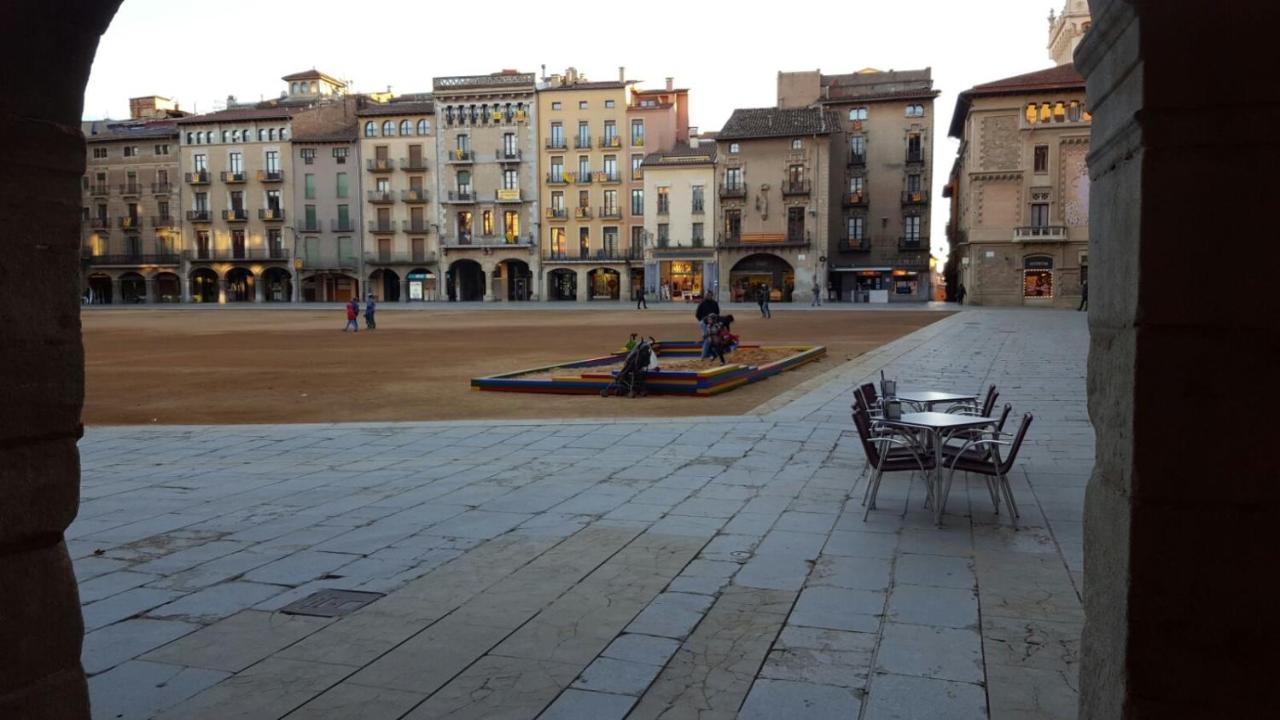 Apartaments Vicus 2 Con Vistas A La Plaza Mayor De Vic Exteriör bild