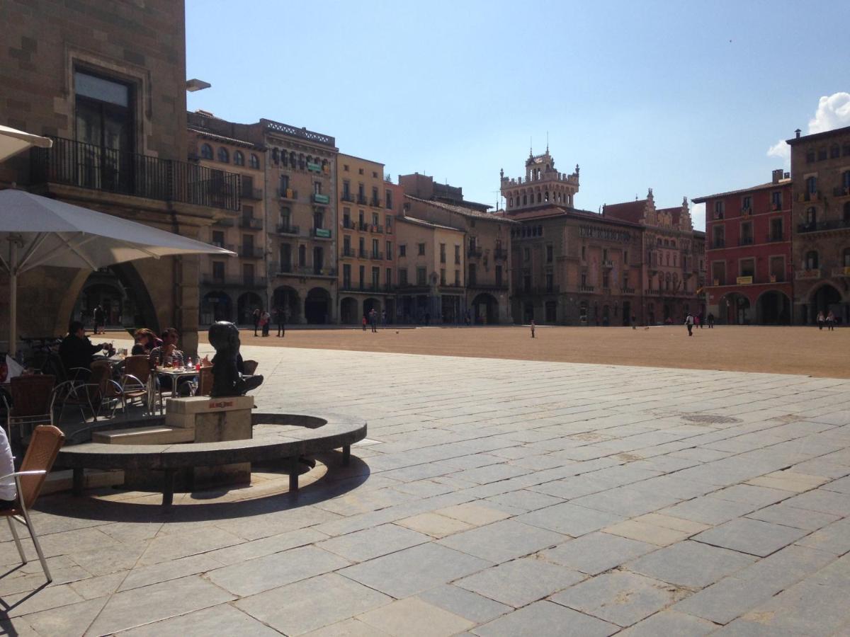 Apartaments Vicus 2 Con Vistas A La Plaza Mayor De Vic Exteriör bild