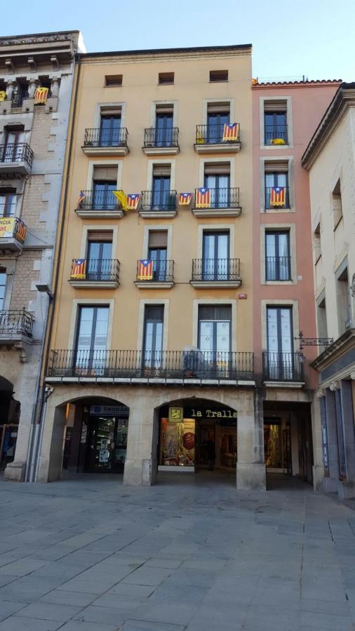 Apartaments Vicus 2 Con Vistas A La Plaza Mayor De Vic Exteriör bild