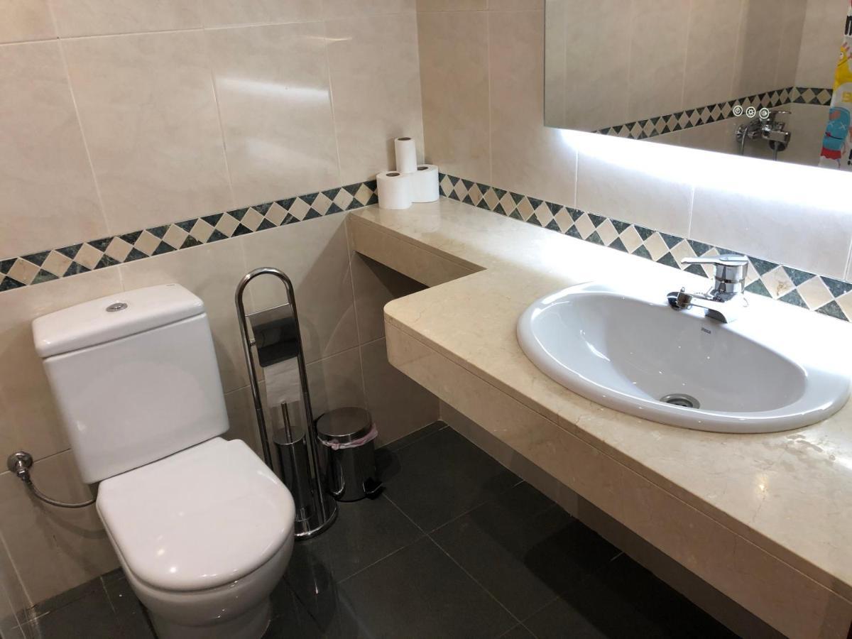 Apartaments Vicus 2 Con Vistas A La Plaza Mayor De Vic Exteriör bild