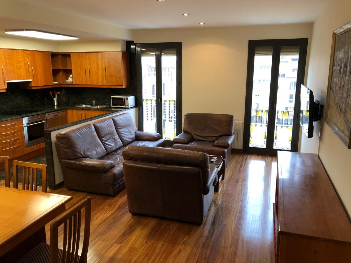 Apartaments Vicus 2 Con Vistas A La Plaza Mayor De Vic Exteriör bild