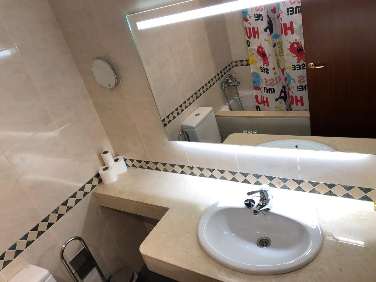 Apartaments Vicus 2 Con Vistas A La Plaza Mayor De Vic Exteriör bild